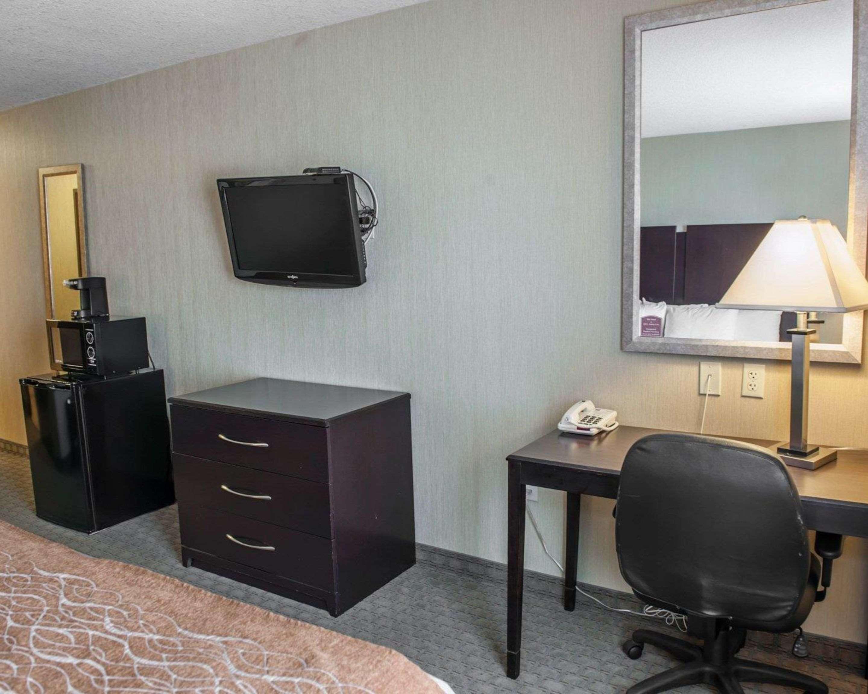 Comfort Inn & Suites Muncie Buitenkant foto