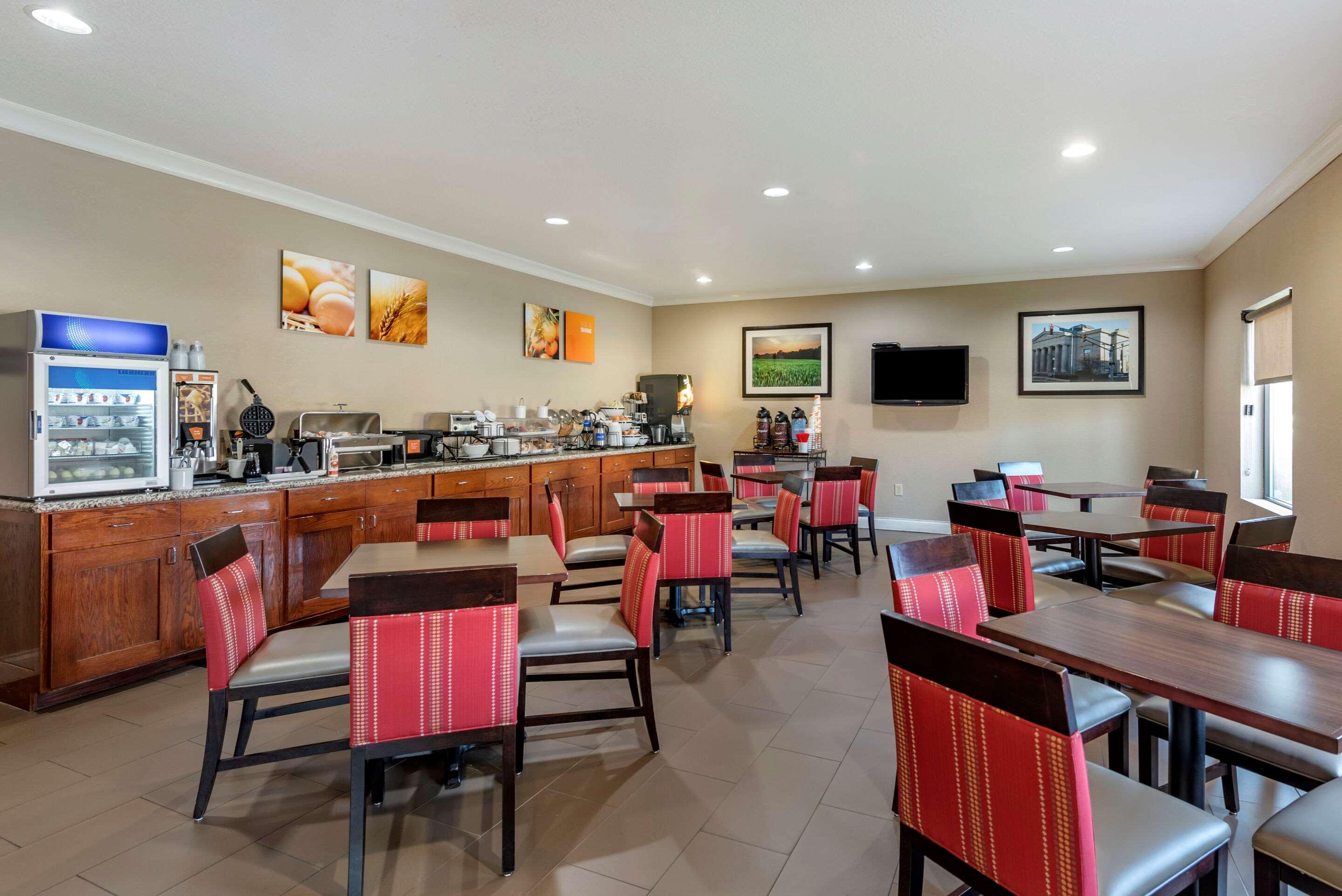 Comfort Inn & Suites Muncie Buitenkant foto