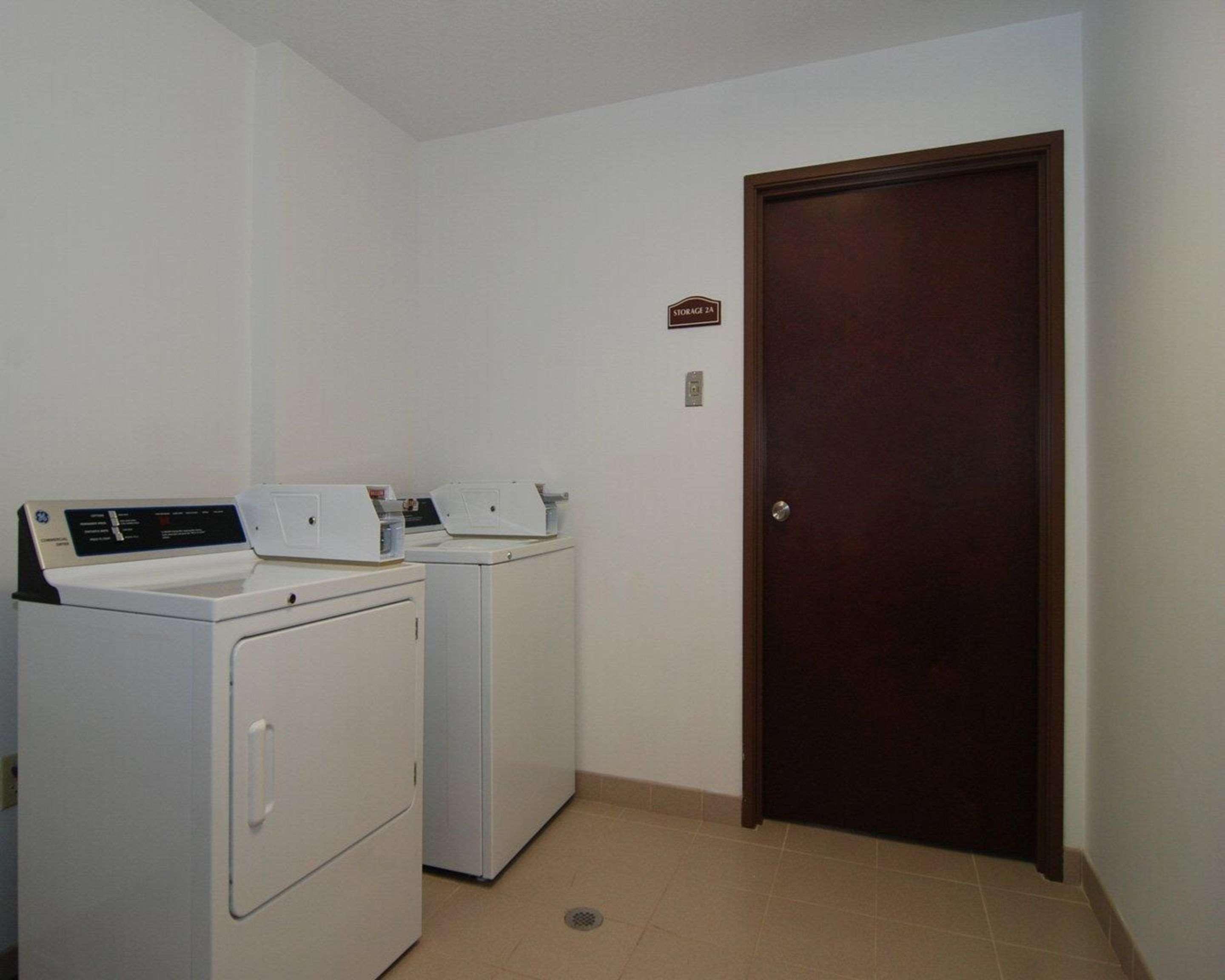 Comfort Inn & Suites Muncie Buitenkant foto