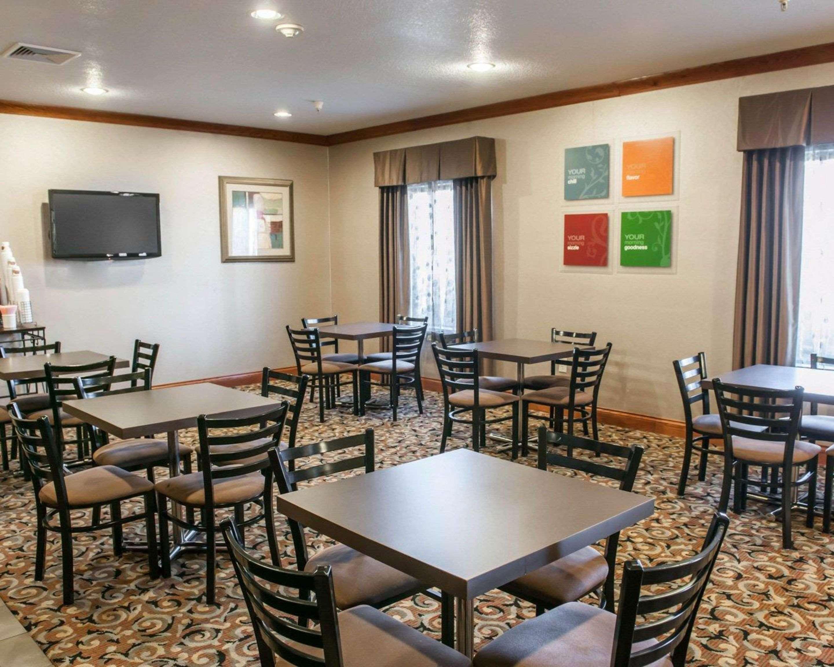 Comfort Inn & Suites Muncie Buitenkant foto