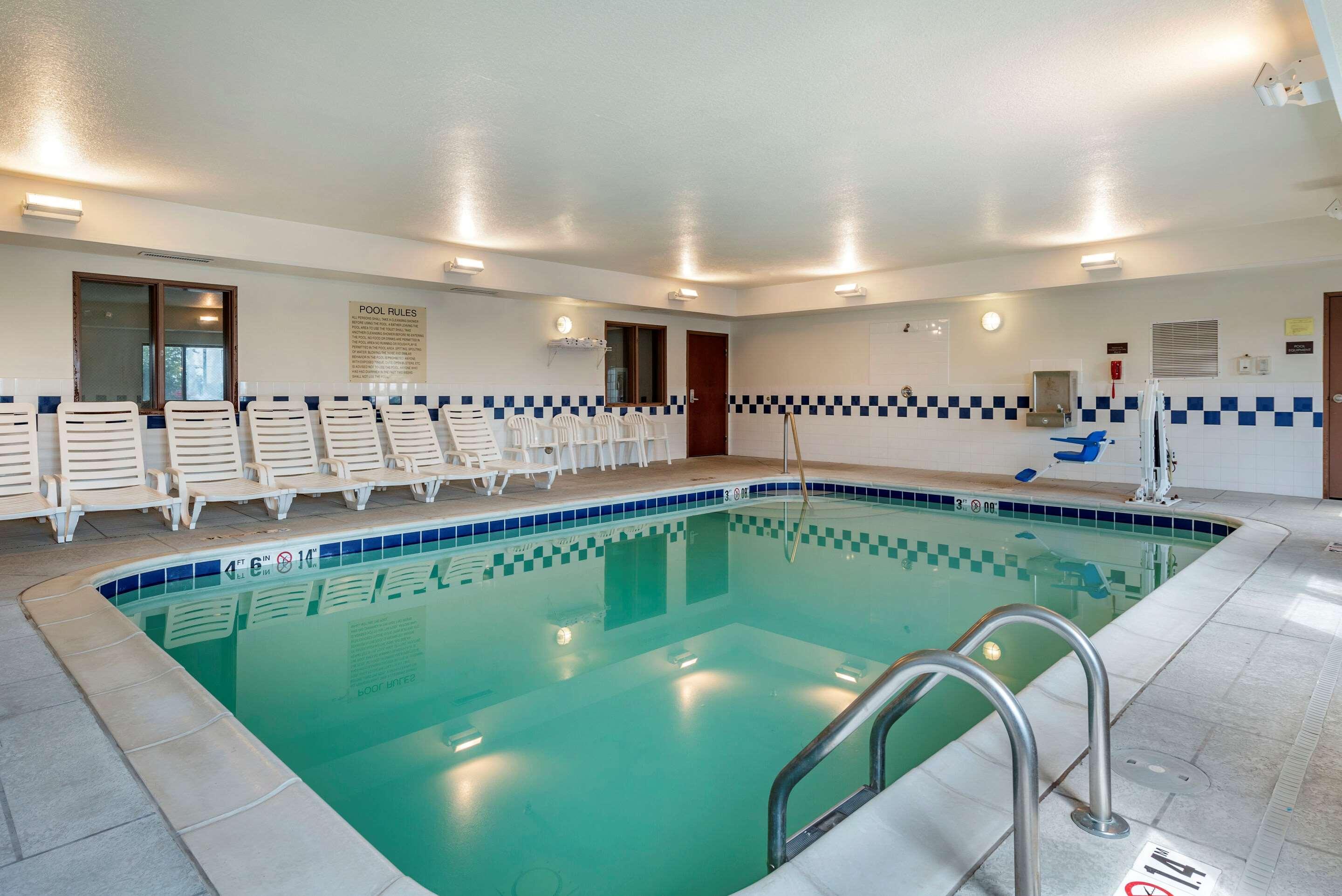 Comfort Inn & Suites Muncie Buitenkant foto