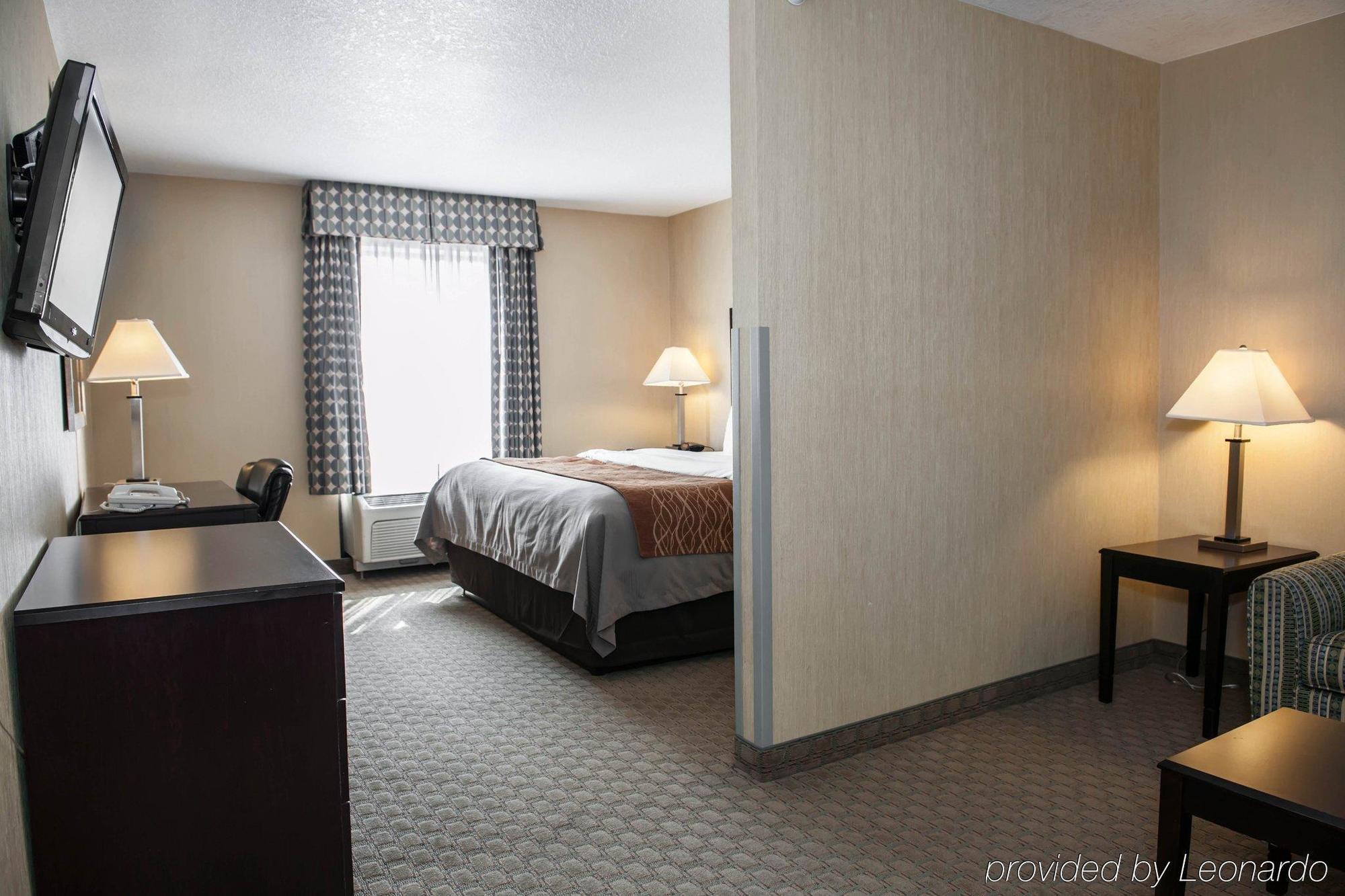 Comfort Inn & Suites Muncie Buitenkant foto