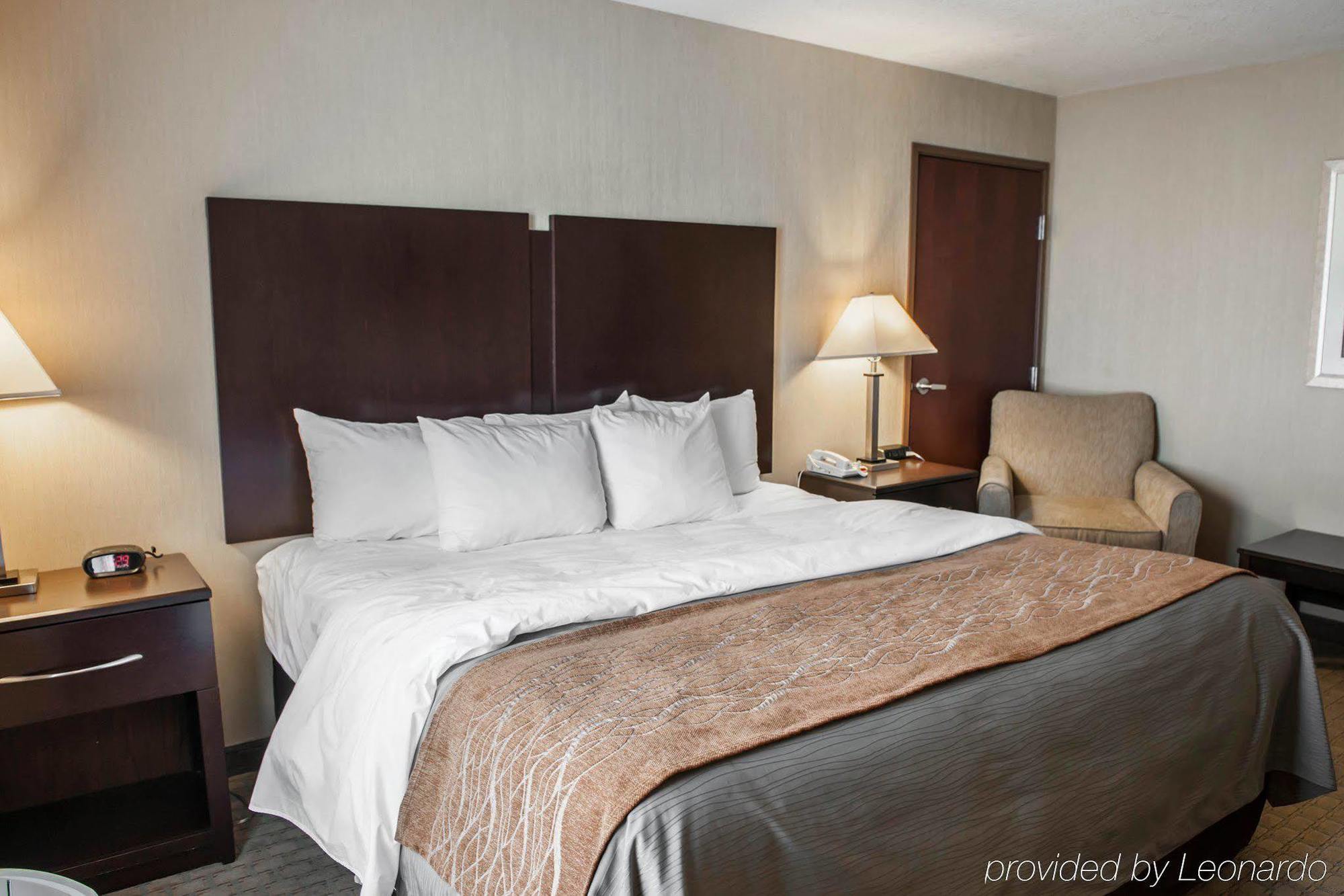 Comfort Inn & Suites Muncie Buitenkant foto